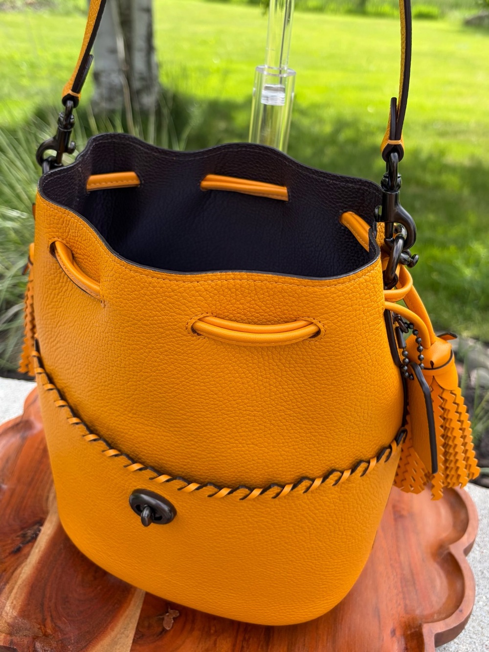 Coach Lora Whipstitch Bucket Bag Pebble Leather Like New - Picture 8 of 17